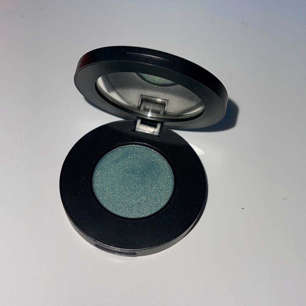 Youngblood pressed eyeshadow